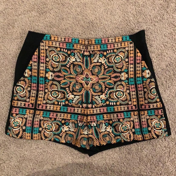 Topshop High Waisted Embroidered Shorts - Picture 4 of 6